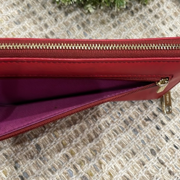 Fossil Zip Around Wallet Red Leather - Picture 8 of 12